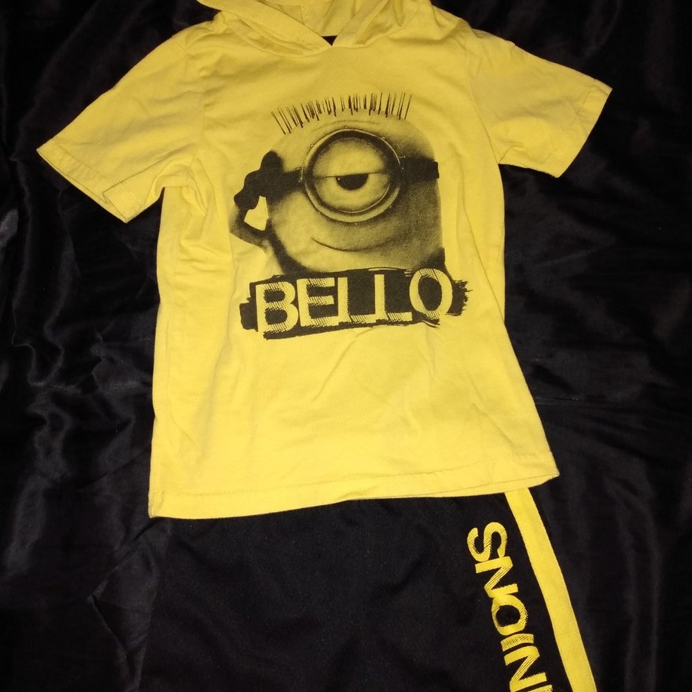 Boys Minions Set Size 4 Pre-owned